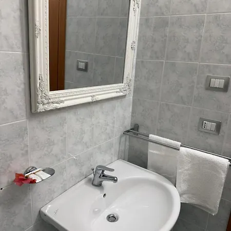 Casamirea Λίπαρι